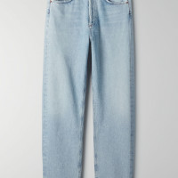 High-waisted boyfriend jean