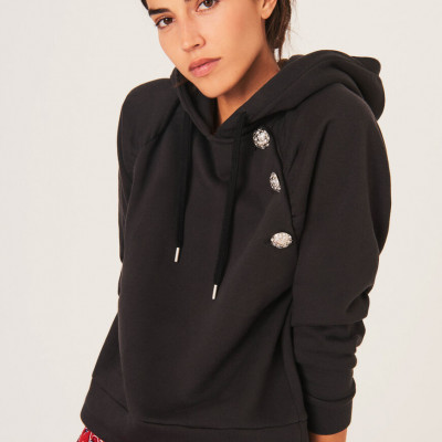 bora.
HOODIE