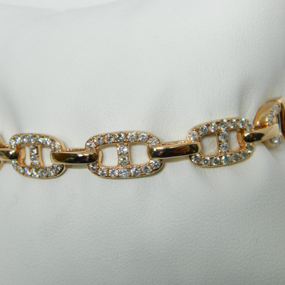 18 Karat Gold Bangle Mounted Bracelet With 76 Round Cut Diamonds
