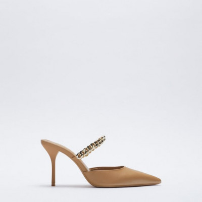HIGH-HEEL SHOES WITH POINTED TOE AND CHAIN