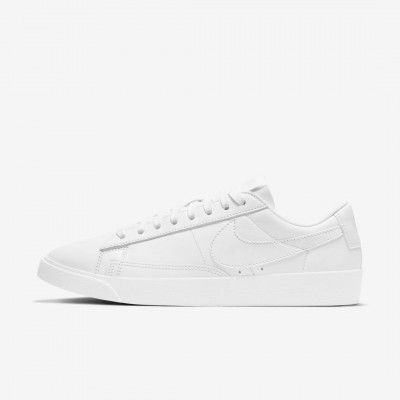 Nike Blazer Low LE Womens Shoe (White)