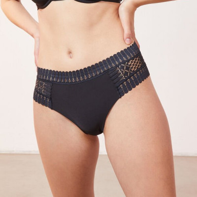 Neo Cheeky In Graphic Lace