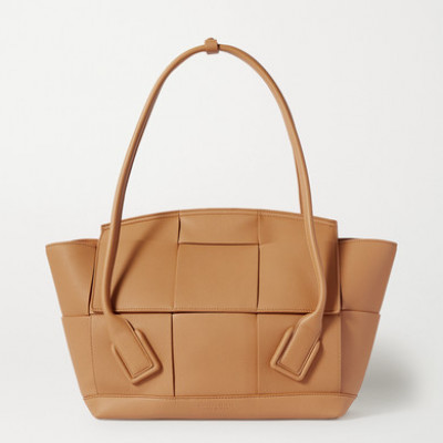 Bottega Veneta - Arco Medium Intrecciato Textured-leather Tote - Light brown