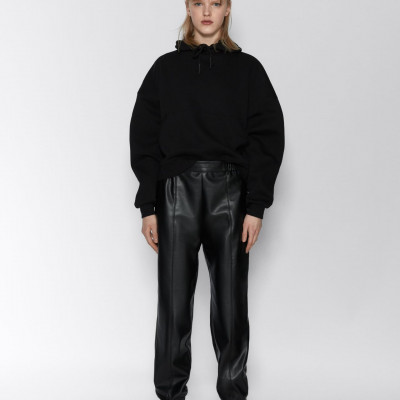 Pouch Pocket Sweatshirt