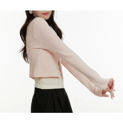 V-Neck Buttoned Crop Cardigan OA405