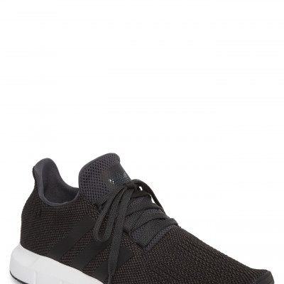 Mens Adidas Swift Run Sneaker, Size 9.5 M - Black