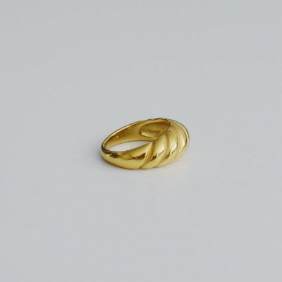 The Dome Croissant Band Ring