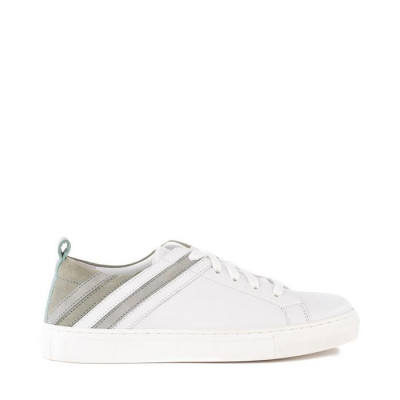 Stand Out Leather Sneaker