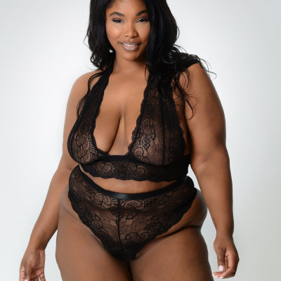 Kelly Halter Set Black Curvy