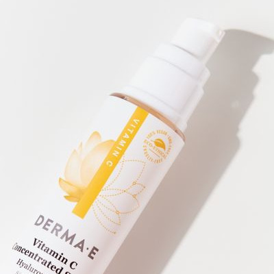 DERMA E Vitamin C Concentrated Serum - Assorted at Urban Outfitters