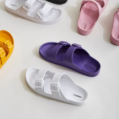 Buckled Flatform Sandals