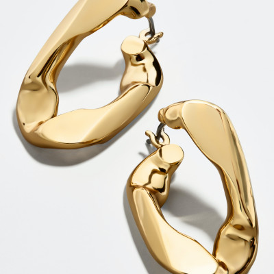 Michel Large Curb Chain Hoop Earrings - Gold