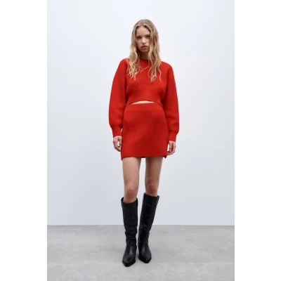 KNIT SWEATER WITH DROPPED SHOULDER