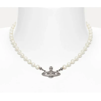 Mini Bas Relief Pearl Choker in Silver