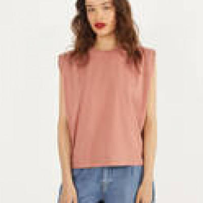 T-shirt with pleats along the shoulders