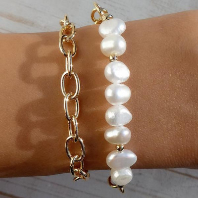 Divine Pearl Bracelet Set
