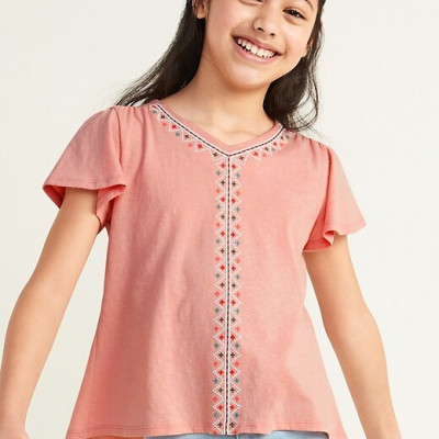 Puffy-Graphic Split-Back V-Neck Tee for Girls