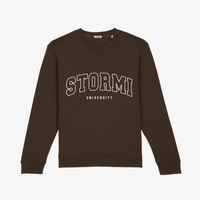 STORMI UNIVERSITY CREWNECK BROWN | STORMI