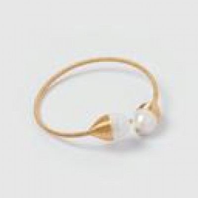 Miz Casa & Co Yara Wire Cuff With Freshwater Pearls Gold
