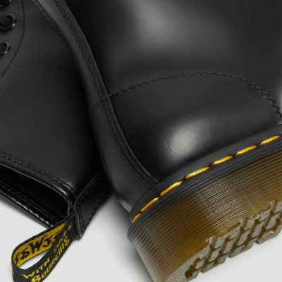 1460 Women's Smooth Leather Lace Up Boots