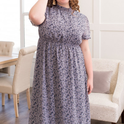 Geneva Navy Pattern Dress In Curvy