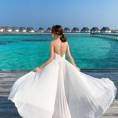 Ã¢â‚¬Å“SavannahÃ¢â‚¬Â White V-Neck Pleated Maxi Dress