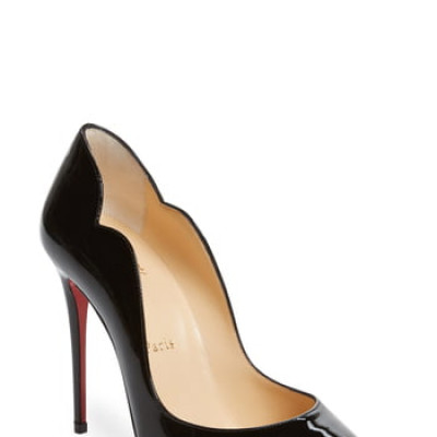 Womens Christian Louboutin Hot Chick Scallop Pointed Toe Pump