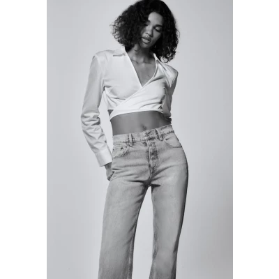 STRAIGHT LEG JEANS