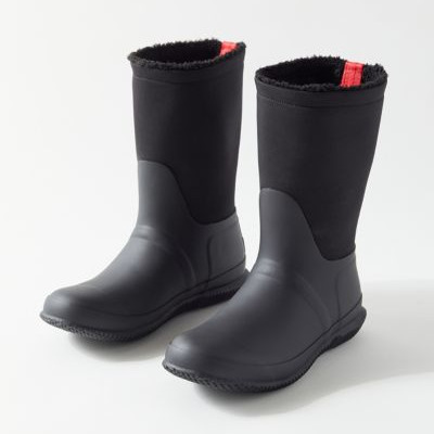 Hunter Original Roll-Top Sherpa Boot - Black 10. at Urban Outfitters